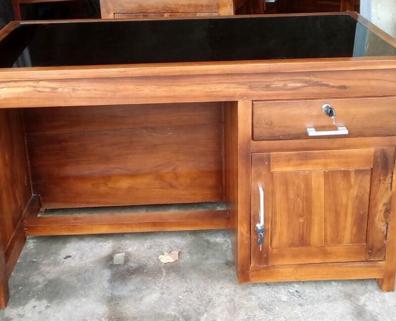 MEJA KERJA SETENGAH BIRO