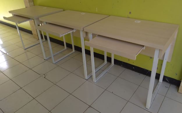 MEJA KOMPUTER - (TKDN - 34.00%)