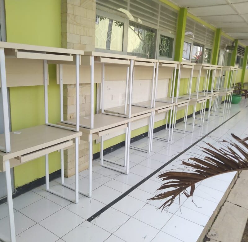 MEJA KOMPUTER