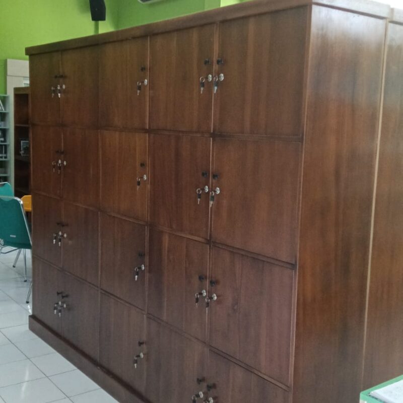 LOKER KAYU