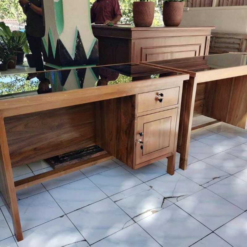 MEJA KERJA KAYU