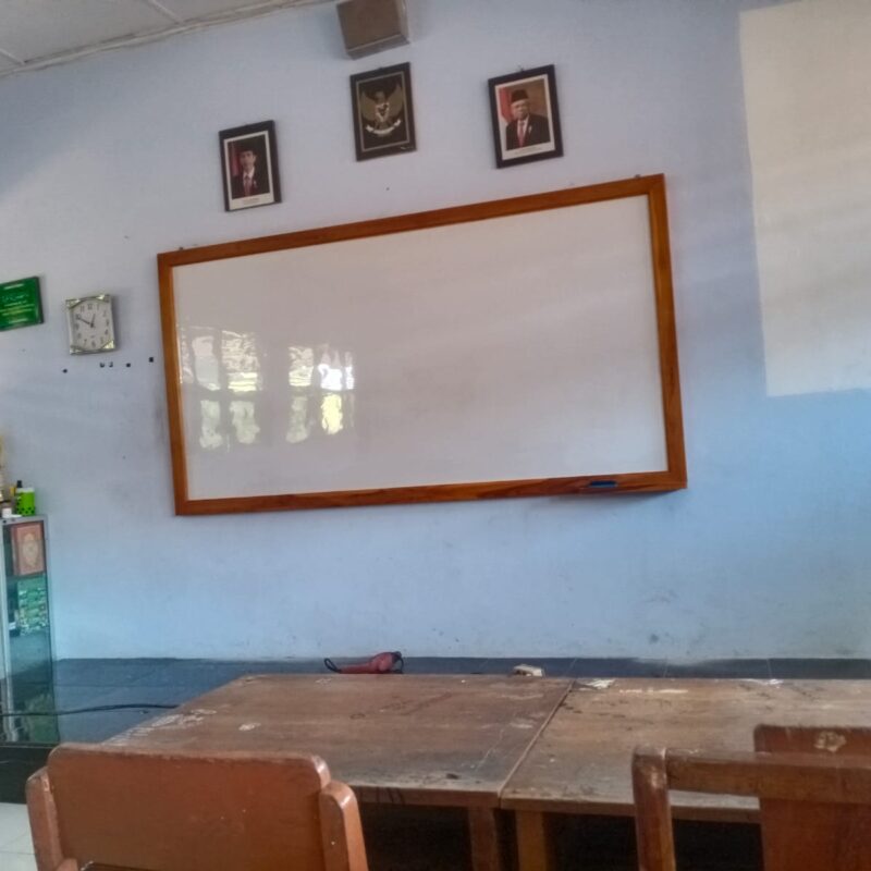 PAPAN TULIS