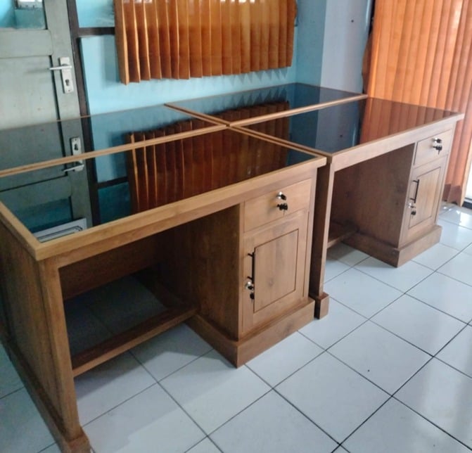 MEJA KERJA KAYU