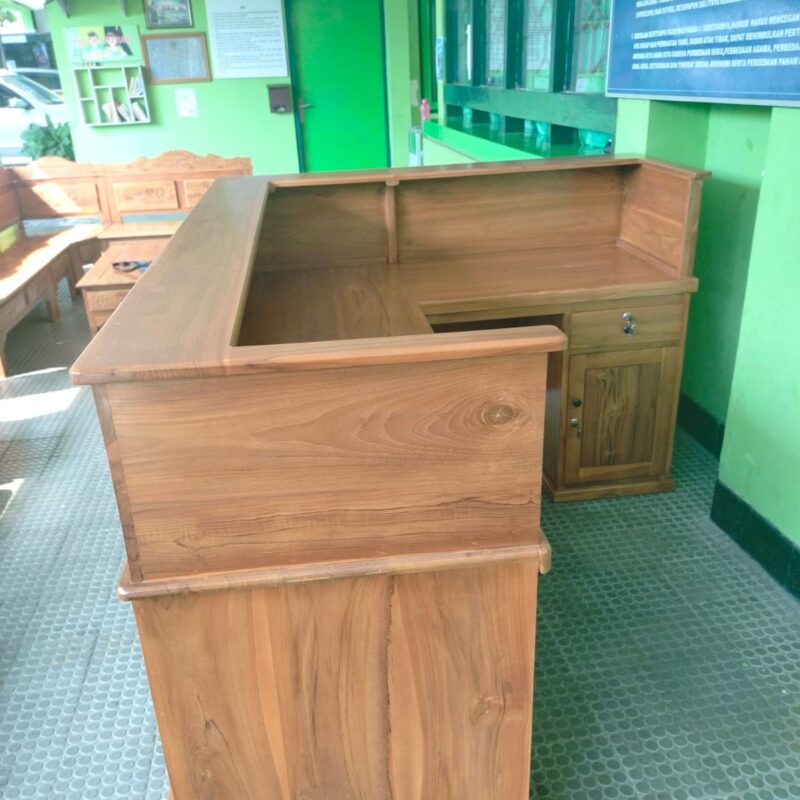 MEJA RESEPSIONIS